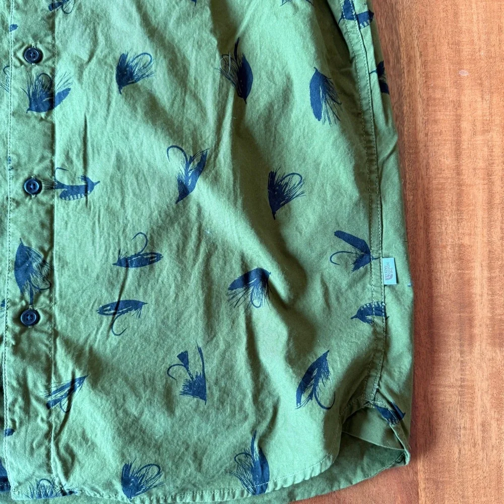 The North Face Men's Olive Green Fishing Lure Short Sleeve Button‎ Up Size M